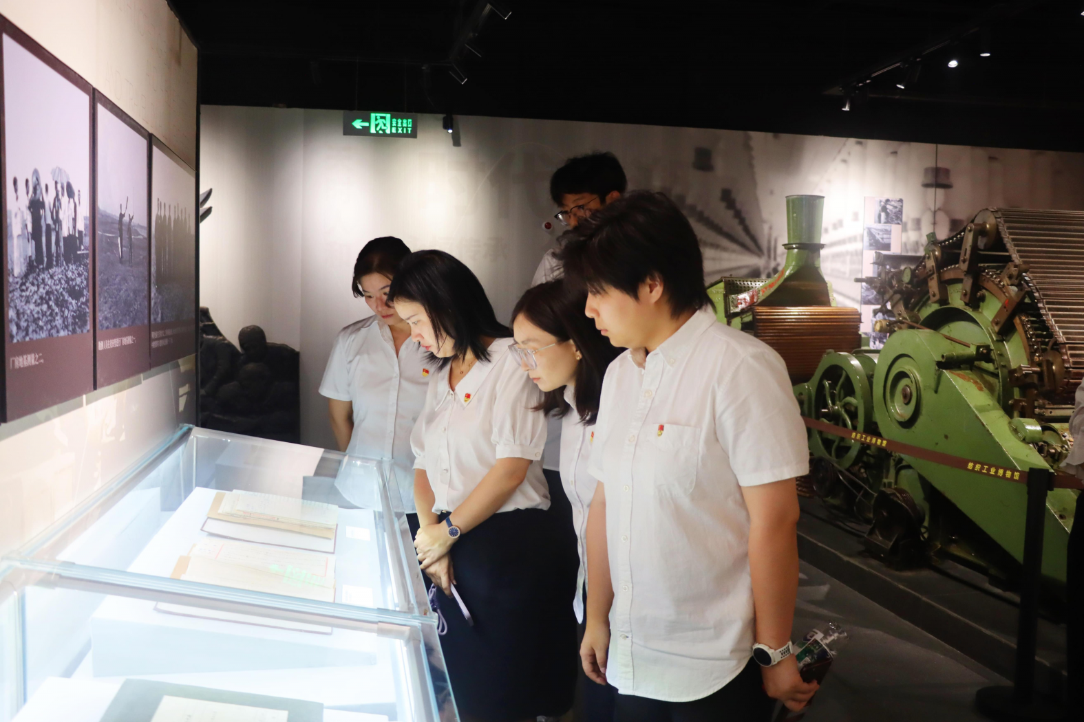 伟德国际1949开展“弘扬梦桃精神 激励担当作为”主题党日活动